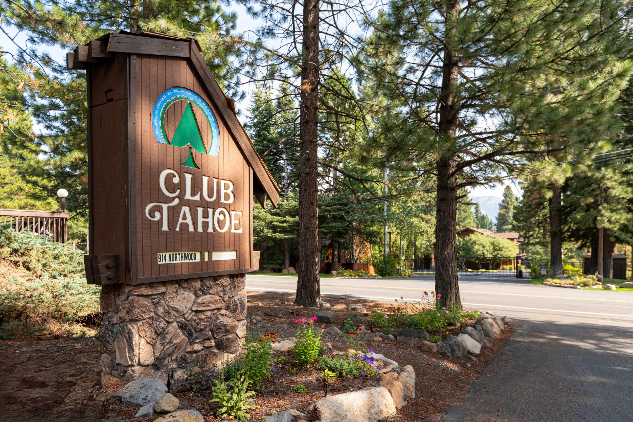 Club Tahoe sign